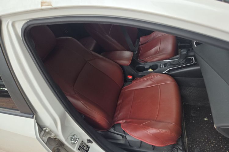 丰田 雷凌 2021款 双擎 1.8H E-CVT进取版中控内饰41