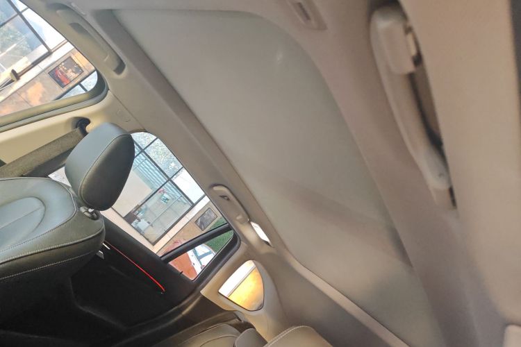 宝马X1 2019款 sDrive18Li 尊享型中控内饰22