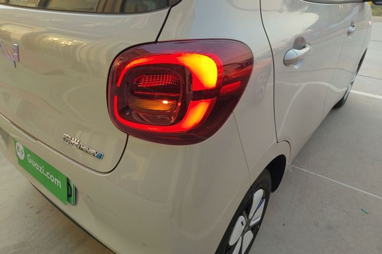 五菱汽车 宏光MINIEV 2025款 四门版 进阶款车身外观9