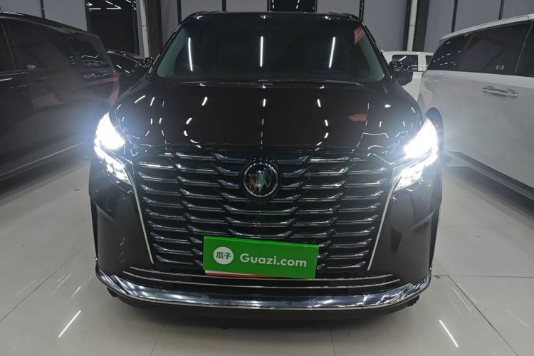 别克GL8 2022款 改款 Avenir艾维亚 六座贤礼版车身外观2