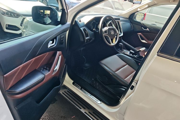 江铃 驭胜S350 2016款 2.0T 自动两驱汽油豪华版5座中控内饰20