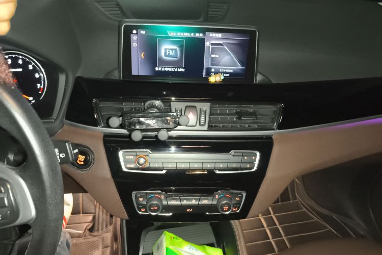 宝马X2 2020款 sDrive20i M越野套装中控内饰16