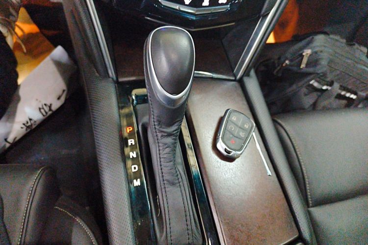 凯迪拉克XTS 2018款 28T 精英型中控内饰18