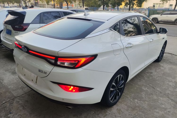 江汽集团 嘉悦A5 2020款 1.5T CVT超越型车身外观7