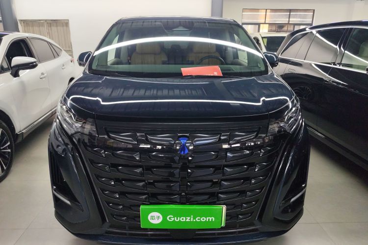 腾势D9 2022款 DM-i 970 四驱旗舰型车身外观2