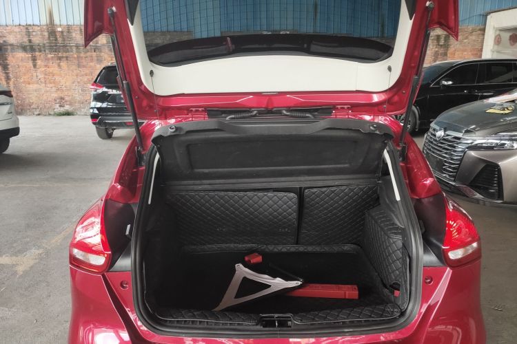 福特 福克斯 2018款 两厢经典 1.6L 自动舒适型智行版局部细节23