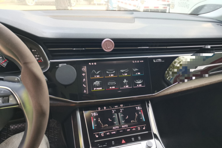 奥迪Q7 2021款 55 TFSI quattro S line运动型中控内饰16