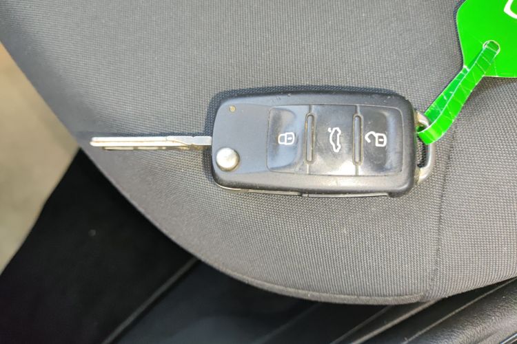 大众 Polo 2014款 1.4L 手动风尚版中控内饰11