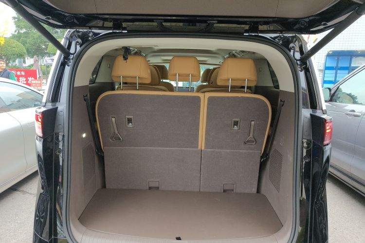 腾势D9 2022款 DM-i 1040 尊贵型机舱底盘23