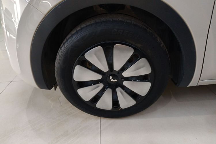 五菱汽车 五菱缤果 2023款 410km 灵犀尊享款车身外观6002