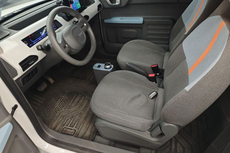 吉利银河 2023款 熊猫mini 200km 耐力熊中控内饰19