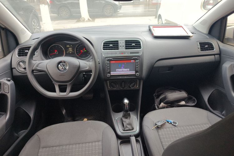 大众 Polo 2014款 1.4L 自动舒适版中控内饰12