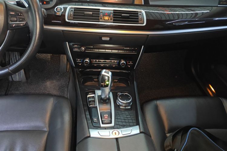 宝马5系GT 2014款 535i 领先型中控内饰18