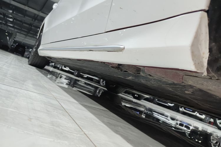 奔驰C级 2015款 改款 C 200 L 运动型局部细节9001