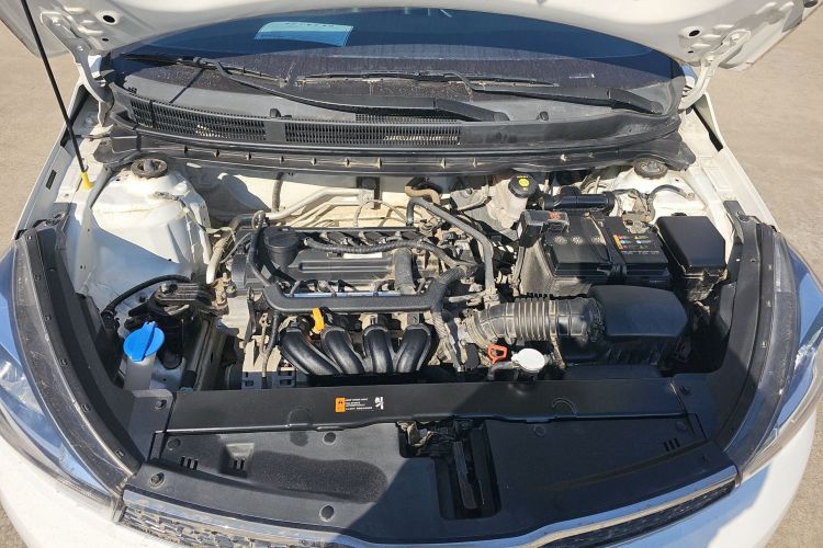 起亚 焕驰 2020款 1.4L 自动舒适天窗版机舱底盘24