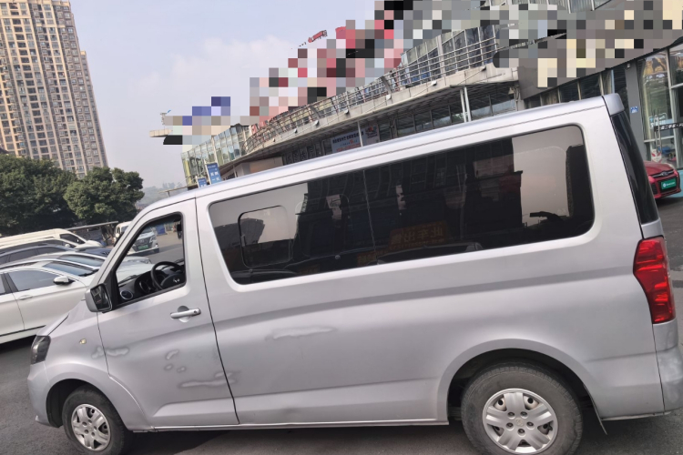 长安凯程 长安睿行M70 2018款 1.5L舒适型平顶背掀门DAM15DL车身外观4