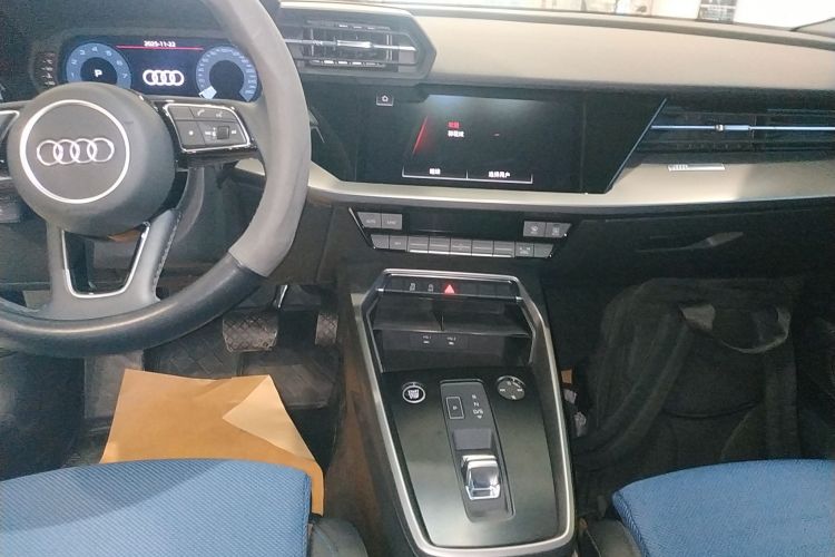 奥迪A3 2023款 Sportback 35 TFSI 进取致雅型中控内饰16