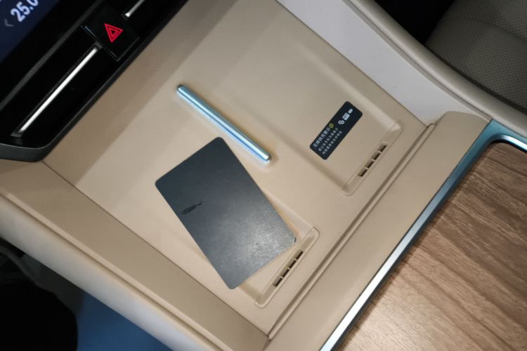 鸿蒙智行 智界R7 2025款 增程 331km Ultra中控内饰11