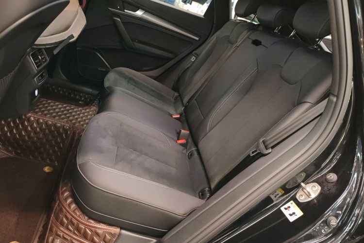 奥迪Q5L Sportback 2022款 改款 45 TFSI 豪华型中控内饰21