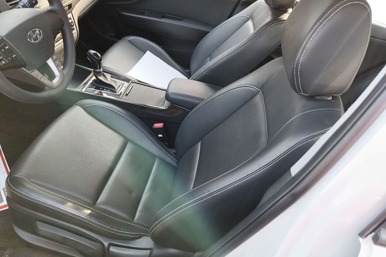 现代 名图 2016款 1.6T 自动智能型GLS中控内饰19