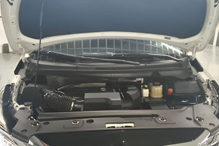 别克GL8 2023款 陆上公务舱 尊贵型机舱底盘24