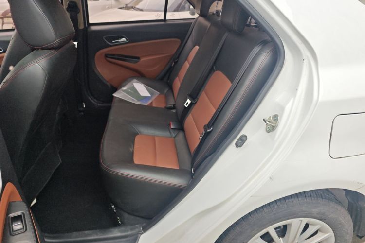 吉利汽车 金刚 2016款 1.5L 手动精英型中控内饰7004