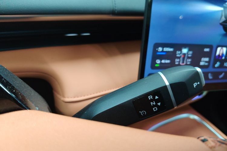 深蓝汽车 深蓝S07 2025款 215Max 华为乾崑智驾ADS SE增程版中控内饰18