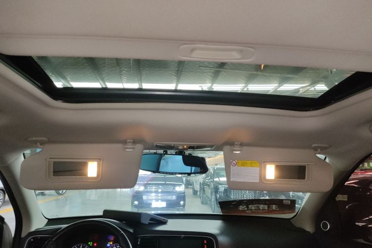 三菱 欧蓝德 2018款 2.0L 两驱荣耀版 5座中控内饰22