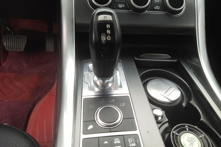 路虎 揽胜运动版 2017款 3.0 SC V6 SE局部细节18