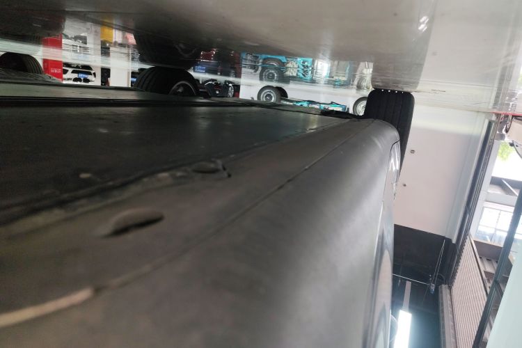 特斯拉 Model Y 2022款 改款 后轮驱动版局部细节9002