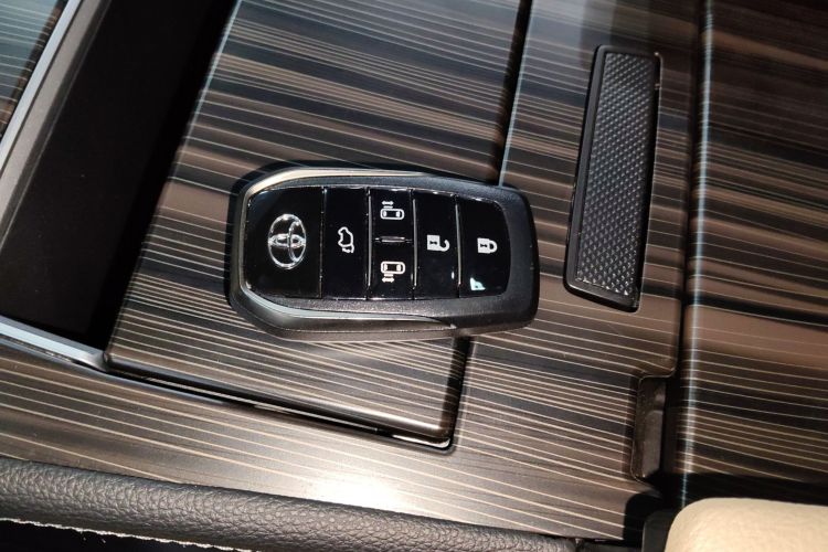 丰田 赛那SIENNA 2021款 2.5L混动 至尊版中控内饰11