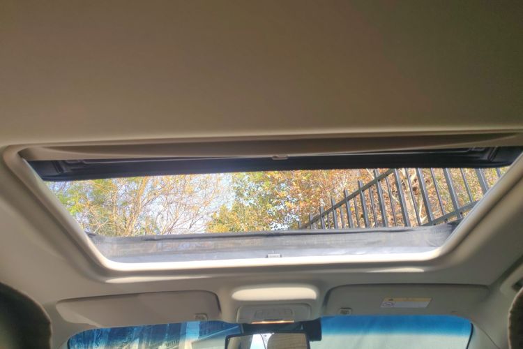 别克GL8 2023款 陆上公务舱 652T 豪华型中控内饰22