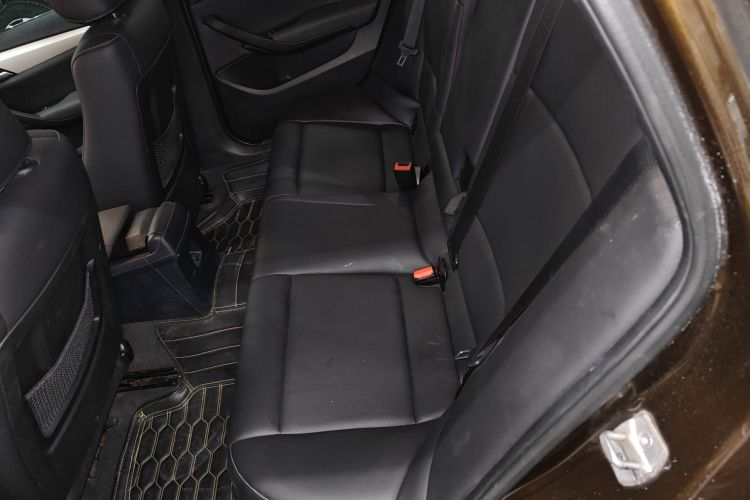 宝马X1 2014款 sDrive18i 时尚型中控内饰21