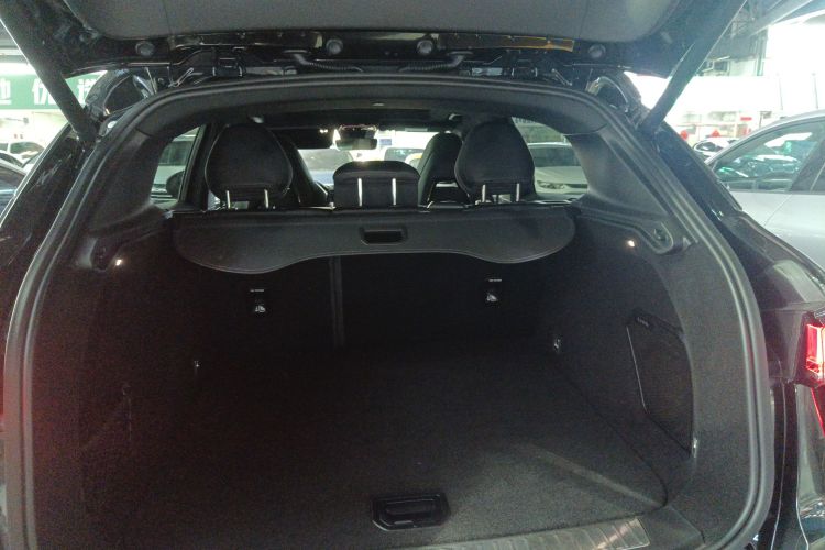 领克01 2021款 2.0TD 四驱暗夜版机舱底盘23