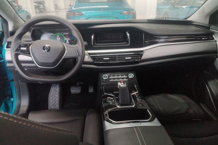 江铃集团新能源 羿 2023款 标准续航行业版中控内饰12