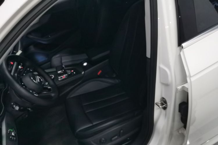 奥迪A4L 2019款 40 TFSI 进取型 国VI局部细节19