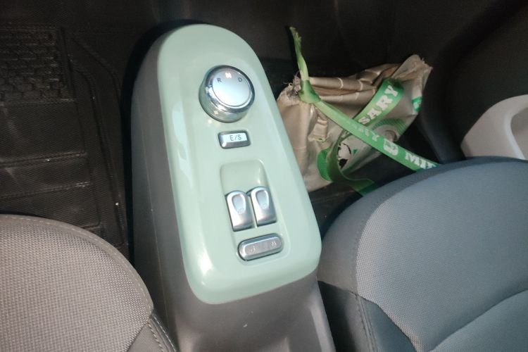 长安启源 长安Lumin 2023款 205km 香沁款中控内饰18