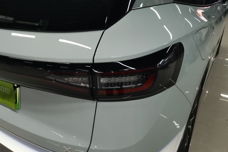 大众 ID.4 X 2023款 纯净智享版车身外观9