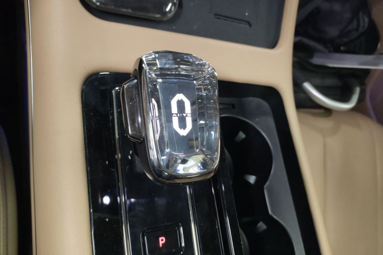 鸿蒙智行 问界M7 2024款 1.5T 后驱Plus版 5座中控内饰18