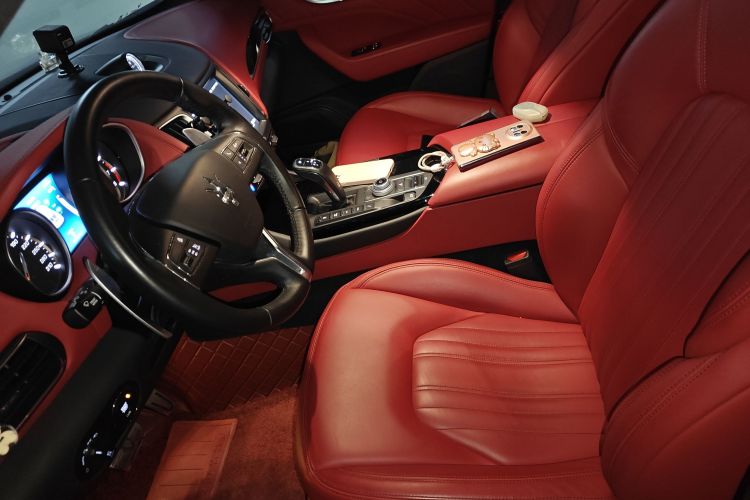 玛莎拉蒂 Levante 2019款 3.0T 标准版 国VI中控内饰19