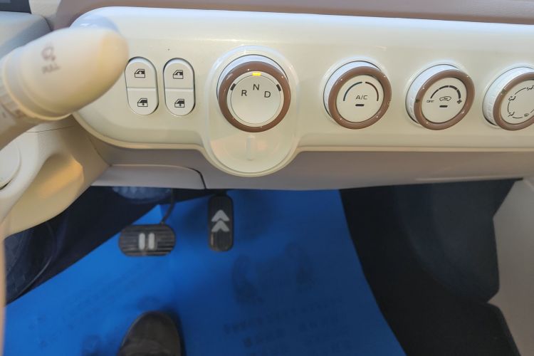 奔腾小马 2026款 222km 闪耀马中控内饰18