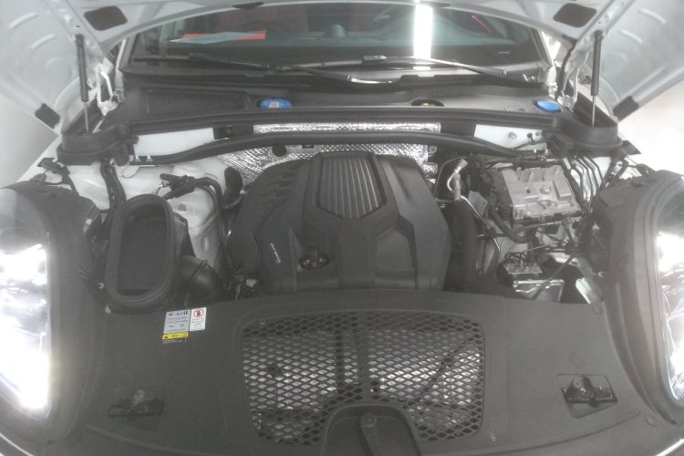 保时捷 2022款 Macan 2.0T机舱底盘24