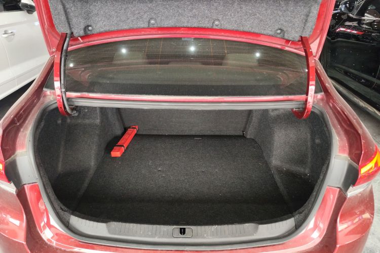 别克 英朗 2021款 典范 1.5L 自动精英型机舱底盘23