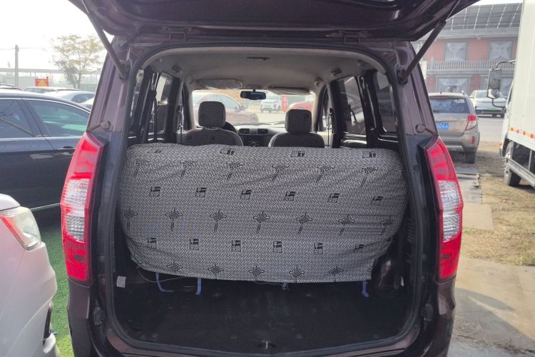 五菱汽车 五菱宏光 2015款 1.5L S 基本型国IV机舱底盘23