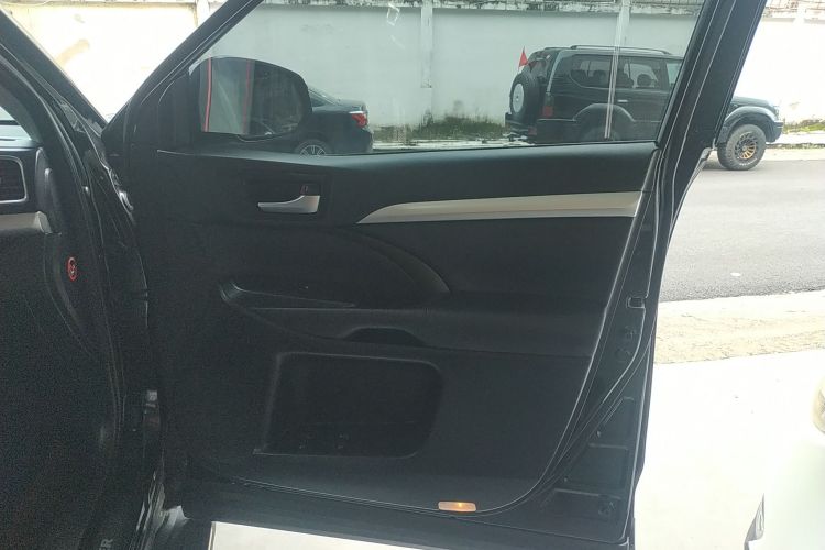 丰田 汉兰达 2015款 2.0T 四驱豪华版 7座中控内饰7005