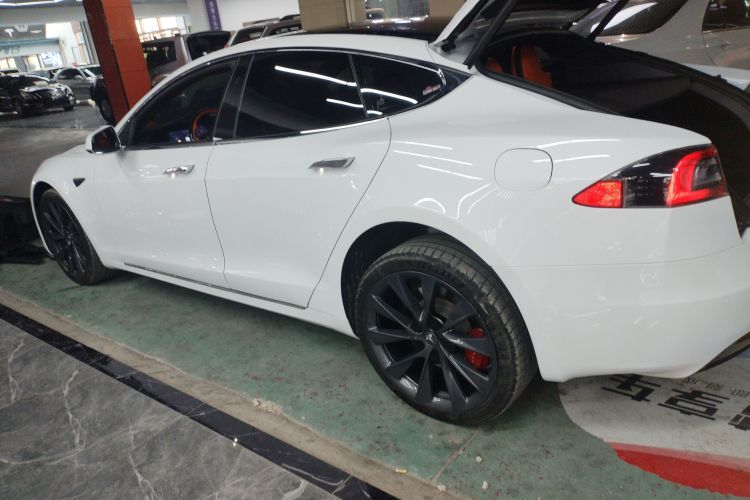 特斯拉 Model S 2020款 长续航升级版车身外观4