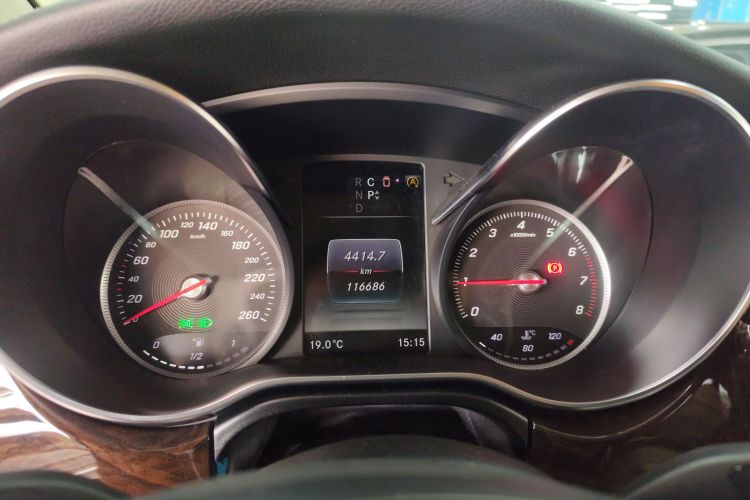 奔驰V级 2018款 V 260 尊贵版 国VI局部细节14