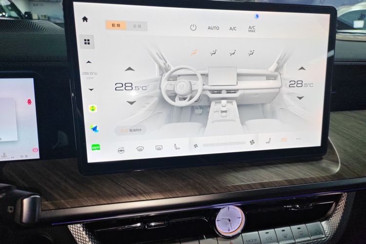 坦克500 2022款 3.0T 运动版 造境型 7座中控内饰16