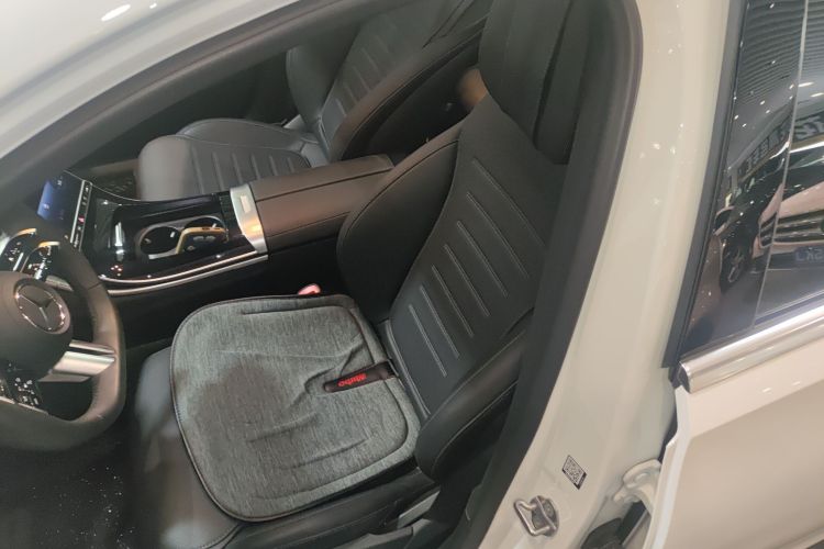 奔驰C级 2023款 改款 C 260 L 运动版中控内饰19