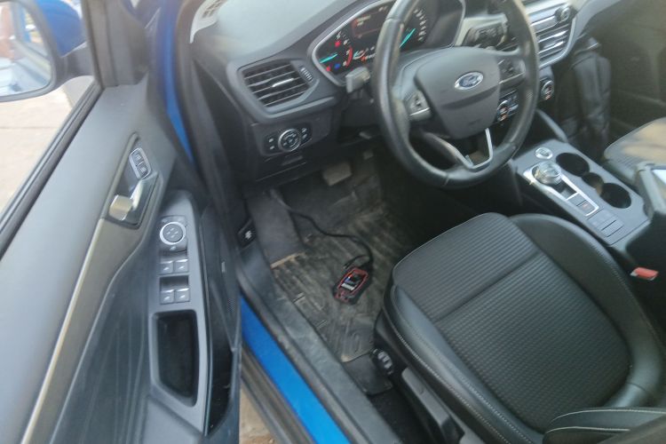 福特 福克斯 2019款 两厢 EcoBoost 180 自动锋潮型中控内饰20